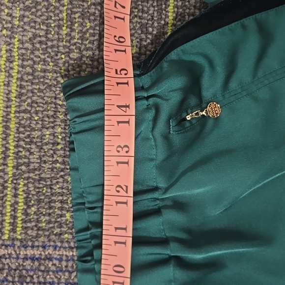 Emily McCarthy-Downtown Jogger In Botanical Green-Size Medium - Picture 15 of 17